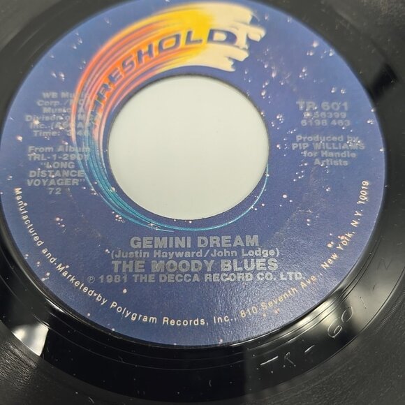 Gemini Dream / Painted Smile by The Moody Blues 45 RPM Vinyl Record - Picture 2 of 4